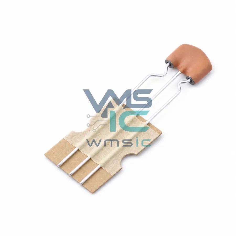 Усилитель подавления EMI 8x2,5 мм VFS6VD81E221U31A Выводной монтаж 8x2.5mm Корпус